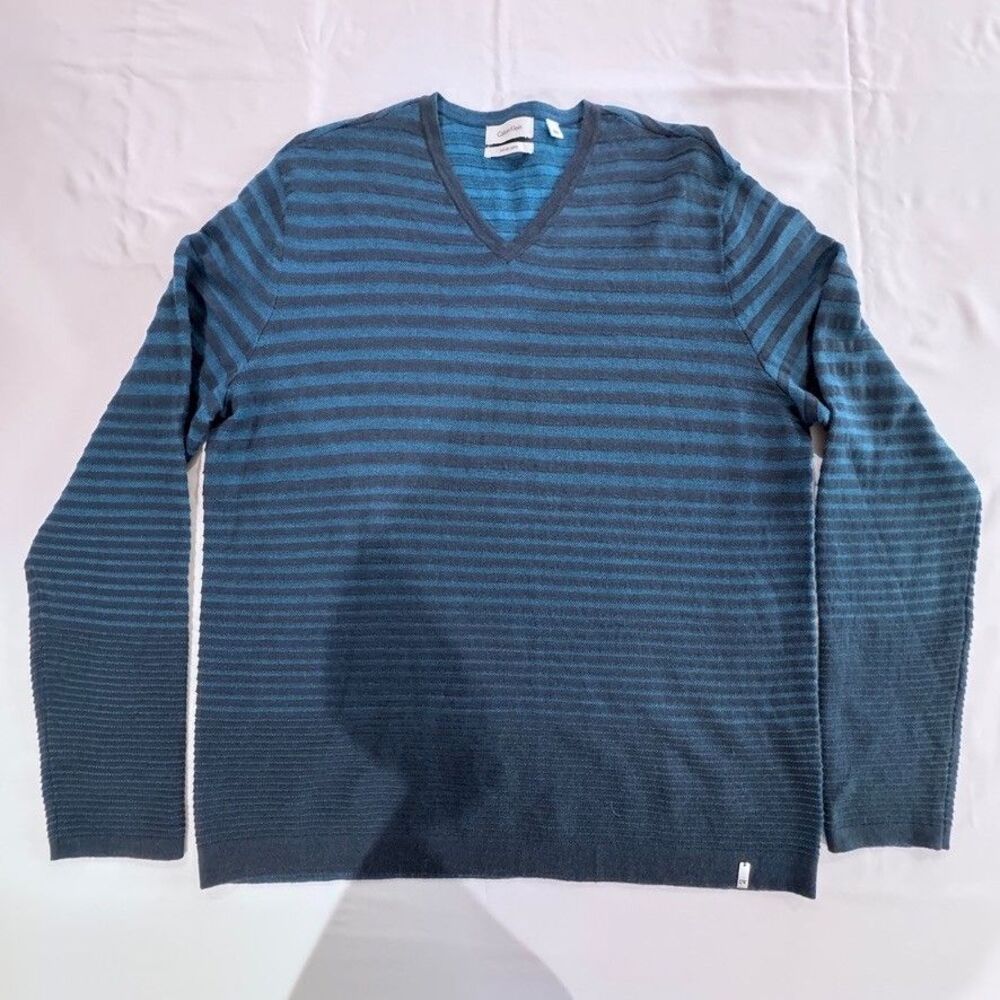 Calvin Klein Mens L Blue Ombre Striped Merino Wool V-Neck Sweater Good